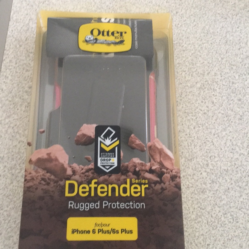 Otter Box in pink.